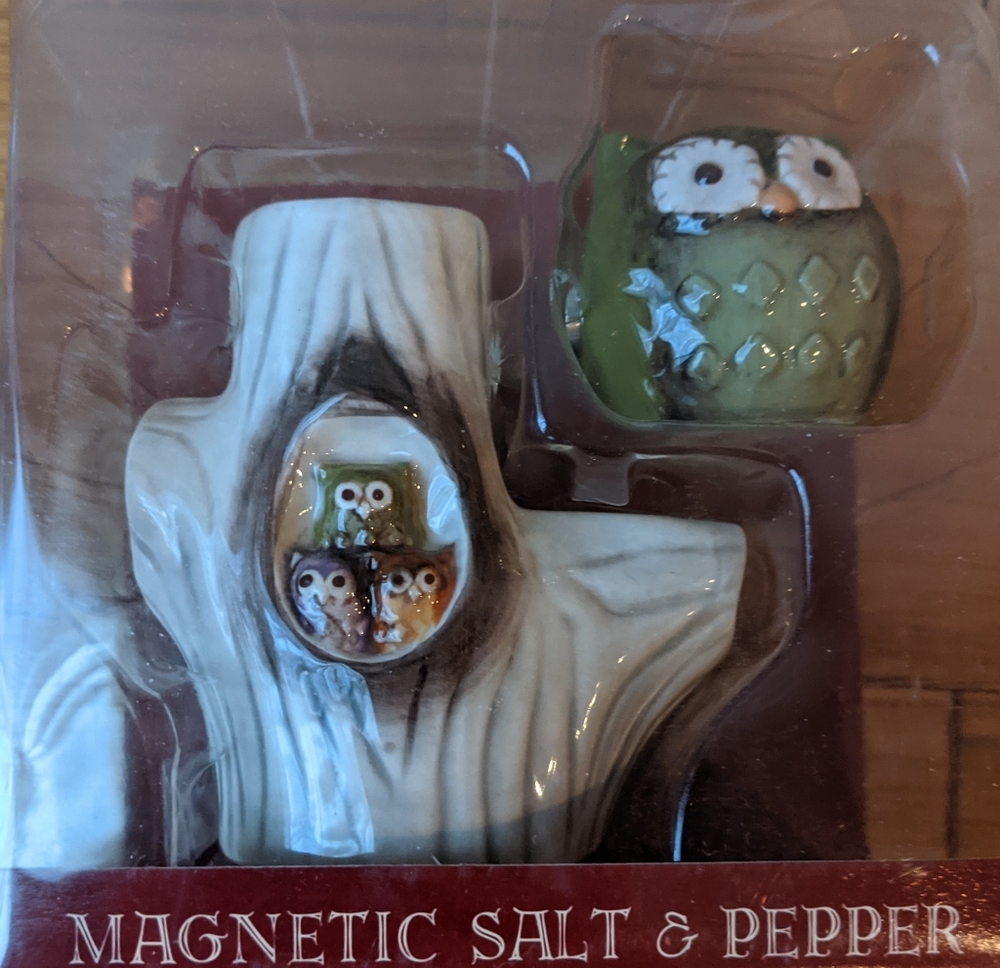 New owl salt and pepper shaker